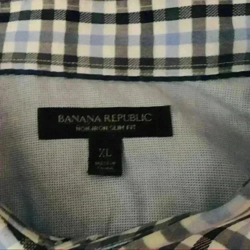 Banana Republic Button Down Shirt XL. No Iron